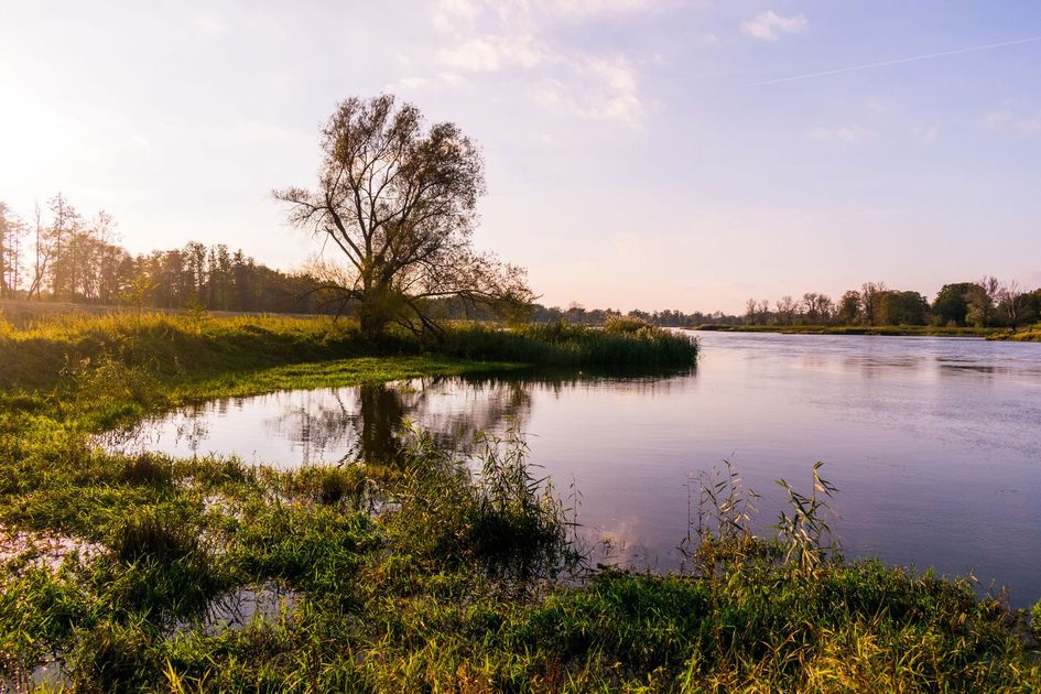 Río Chimbo registra caudal alto y aguas turbias por lluvias en el cantón Bucay