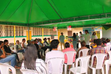 Taller de emprendimiento con pasta dental en Coronel Marcelino Maridueña