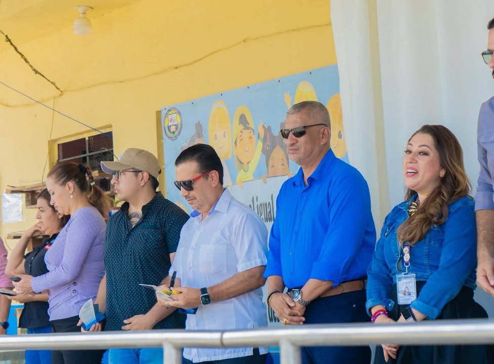 Mejoramiento de accesibilidad en Unidad Educativa Cumandá con apoyo del municipio