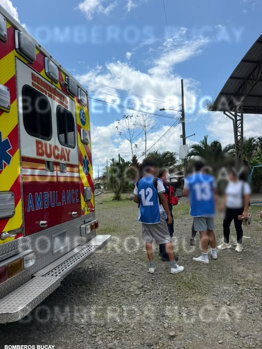 Bomberos de Bucay atienden a menor herido en Ciudadela San Luis