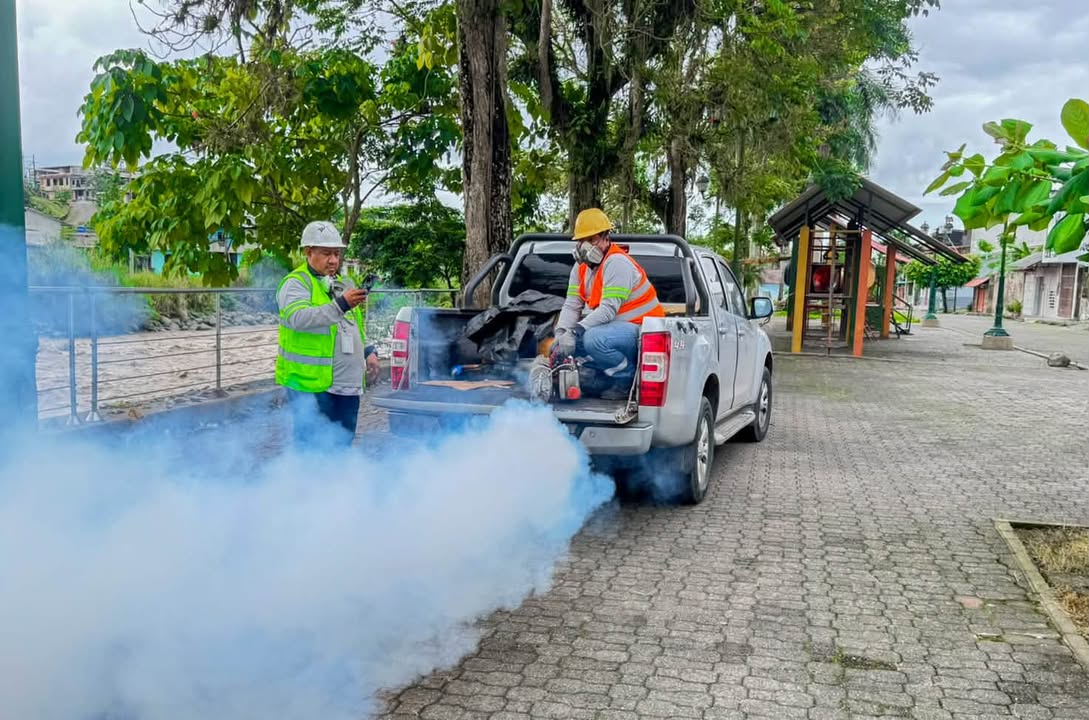 Fumigan contra el dengue en Bucay con apoyo de la Prefectura del Guayas