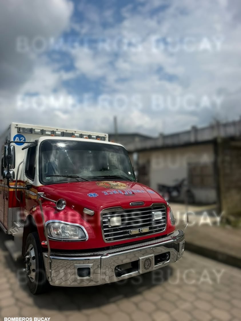 Bomberos de Bucay atendieron a dos víctimas de riña callejera en Cumandá