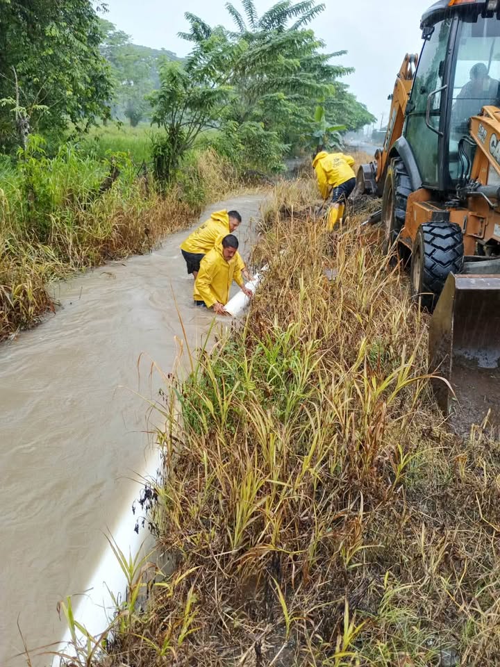 Se restablece el agua en Matilde Esther tras rotura por crecida del canal San Pedro
